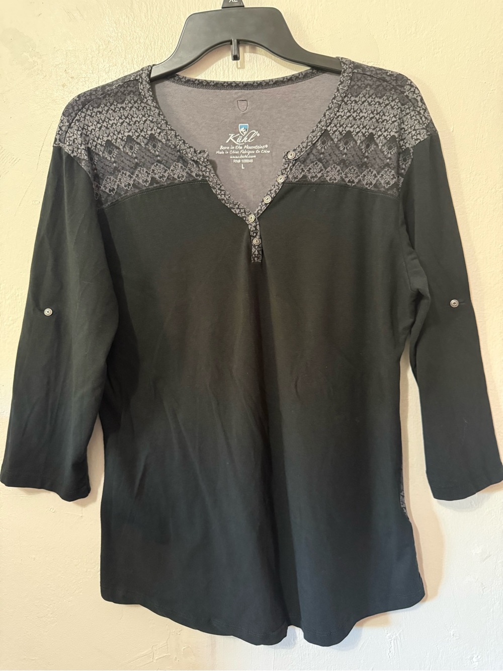 Kuhl Women’s Sz L Black Boho Print Henley Top Long Sleeve